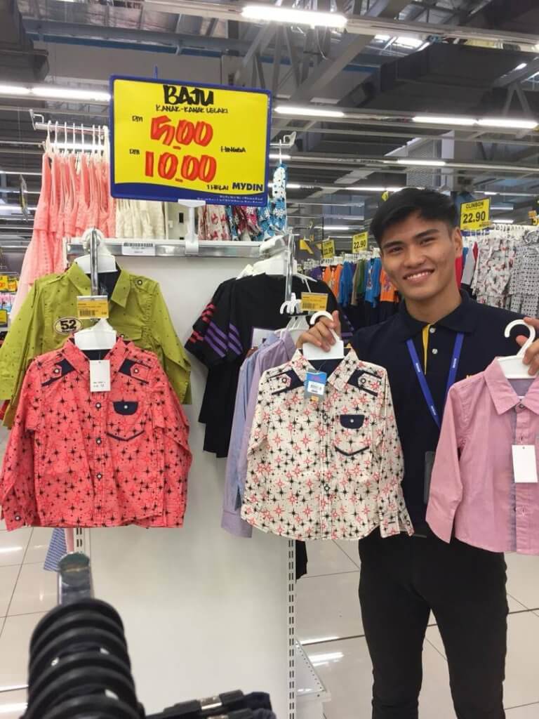 Giliran Mydin Pula Buat Sales, Lelong Baju RM 5 Sahaja