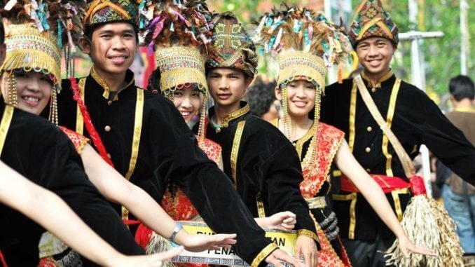 Kenali Asal Usul Sejarah Dan Tradisi Pesta Kaamatan Yang Anda Perlu