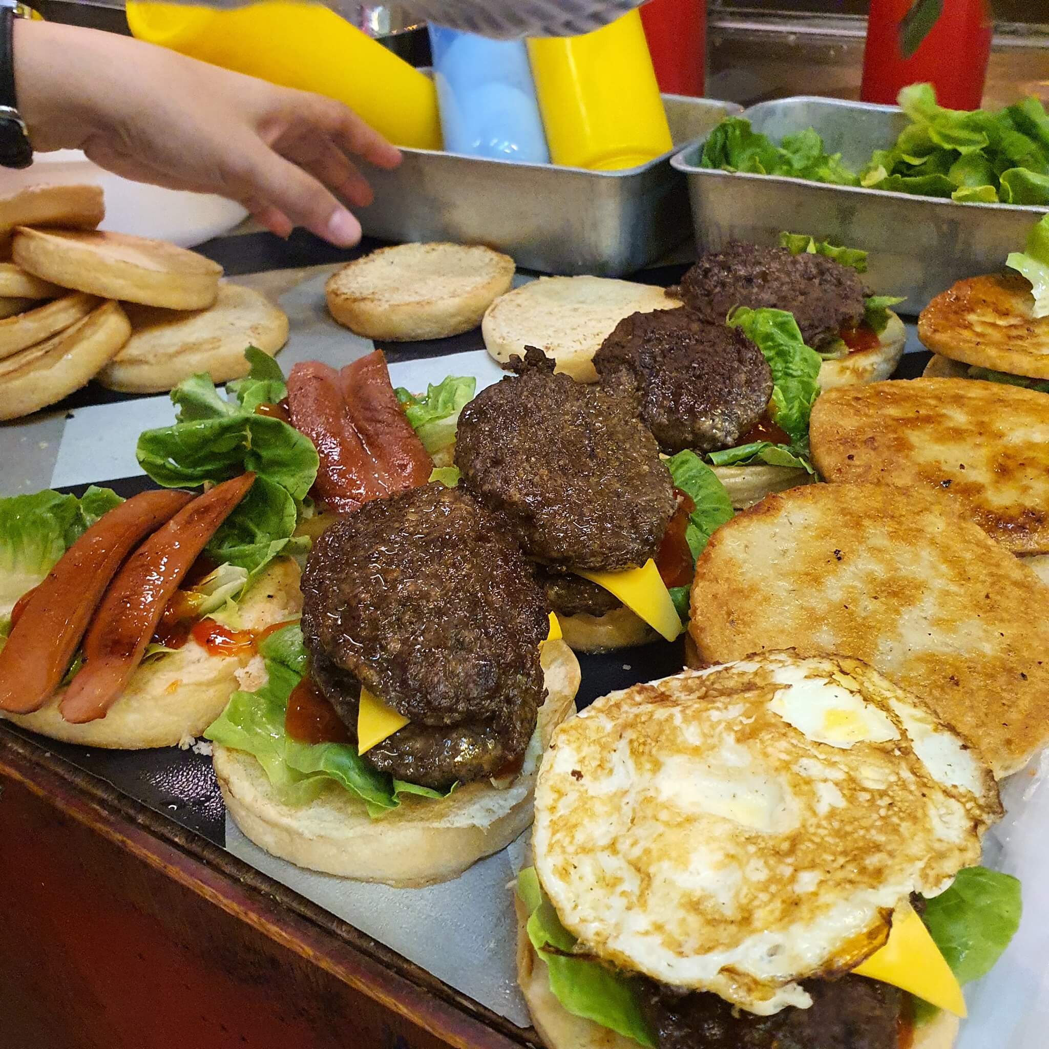 PART 1: Ini 9 Stall Burger Terbaik Di Kuching Yang Anda Perlu Cuba