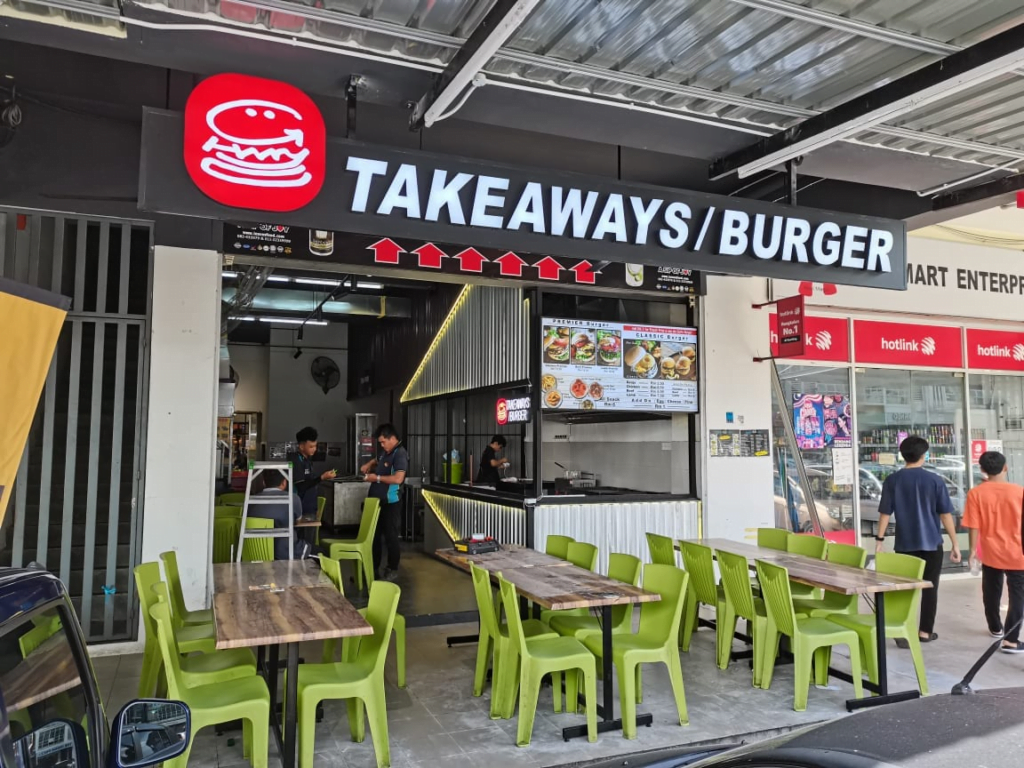 Buka Cawangan Baru, Takeaways Burger Bagi 100 Beef Cheese Burger ...