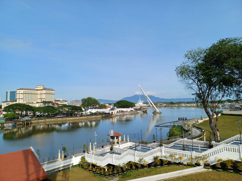 Spot Riadah Terbaru Di Kuching, Dataran Ibu Pertiwi Kini Dibuka Buat ...